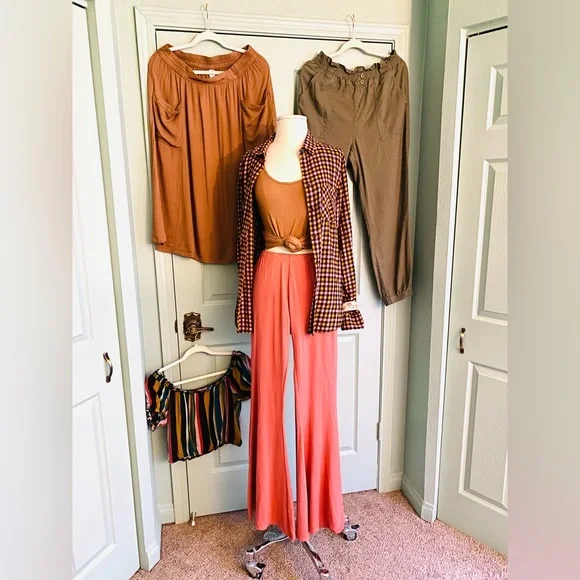 7 piece BUNDLE 1 pant 1 legging 1 tank 1 crop top 1 skirt 1 flannel 1 bracelet - Picture 2 of 11